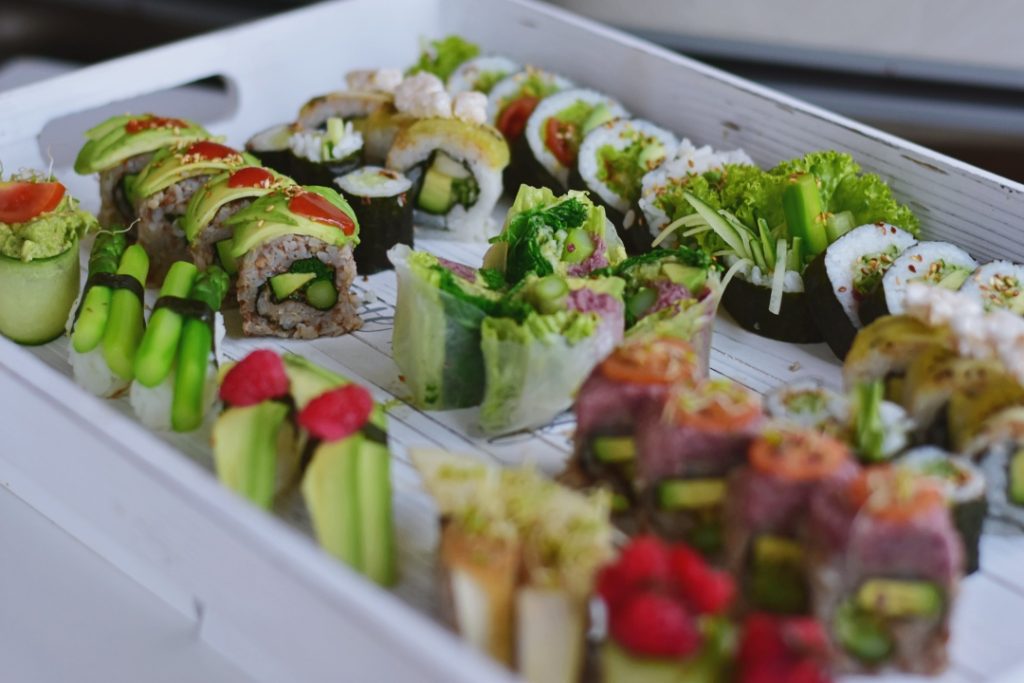 wegańskie domowe sushi